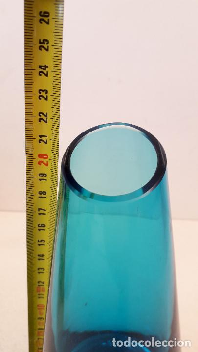 Antig&uuml;edades: Jarr&oacute;n cristal azul con base de plata. - Foto 3