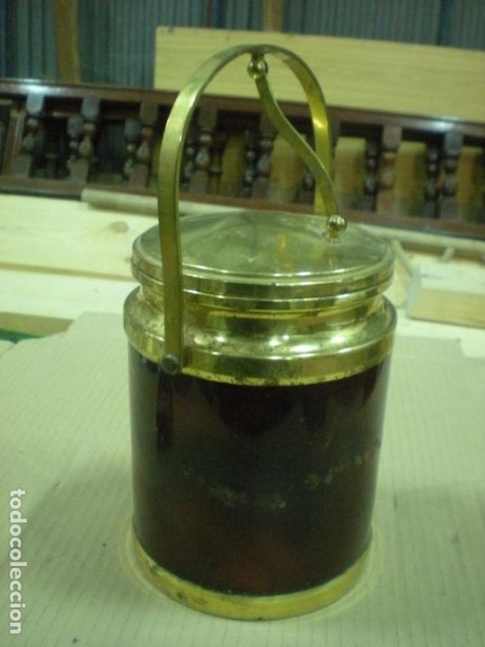 Antig&uuml;edades: CUBITERA METALICA A&Ntilde;OS 60/70 FORRADA CON MATERIAL IMITACION AMBAR D15CM H30CM