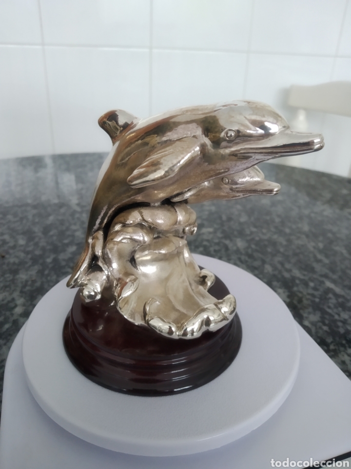 Antig&uuml;edades: Figura delfines laminado plata - Foto 2