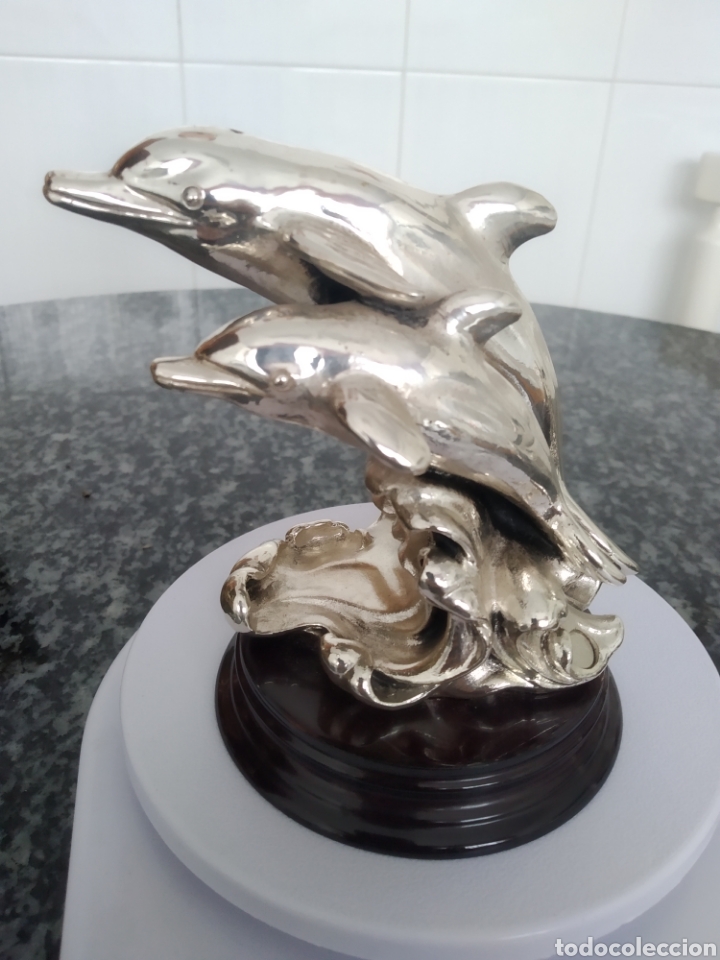 Antig&uuml;edades: Figura delfines laminado plata - Foto 1