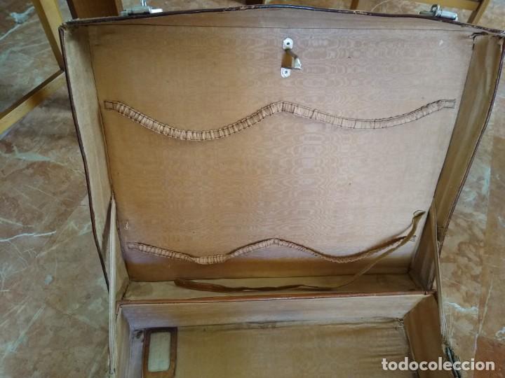 Antig&uuml;edades: Antigua maleta de cuero - Foto 7