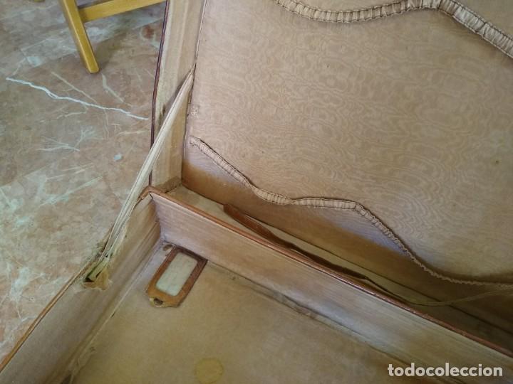 Antig&uuml;edades: Antigua maleta de cuero - Foto 9