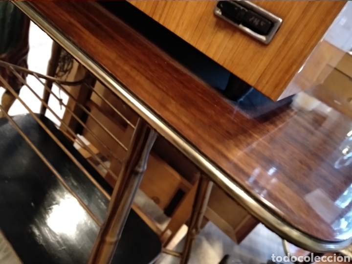 Antig&uuml;edades: Mesa televisor imitaci&oacute;n bambu - Foto 3