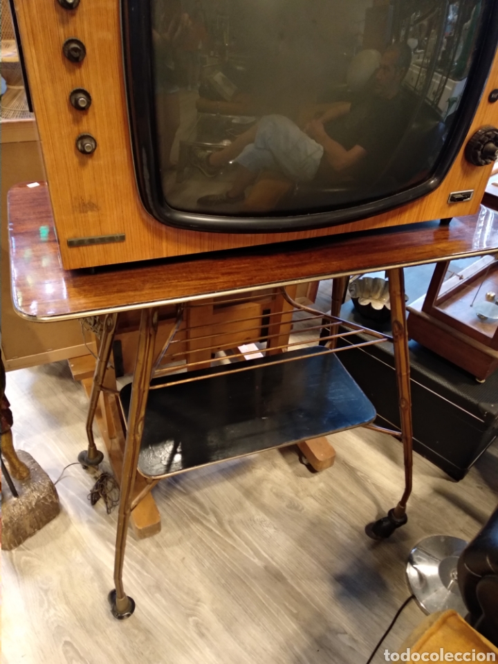 Antig&uuml;edades: Mesa televisor imitaci&oacute;n bambu - Foto 7