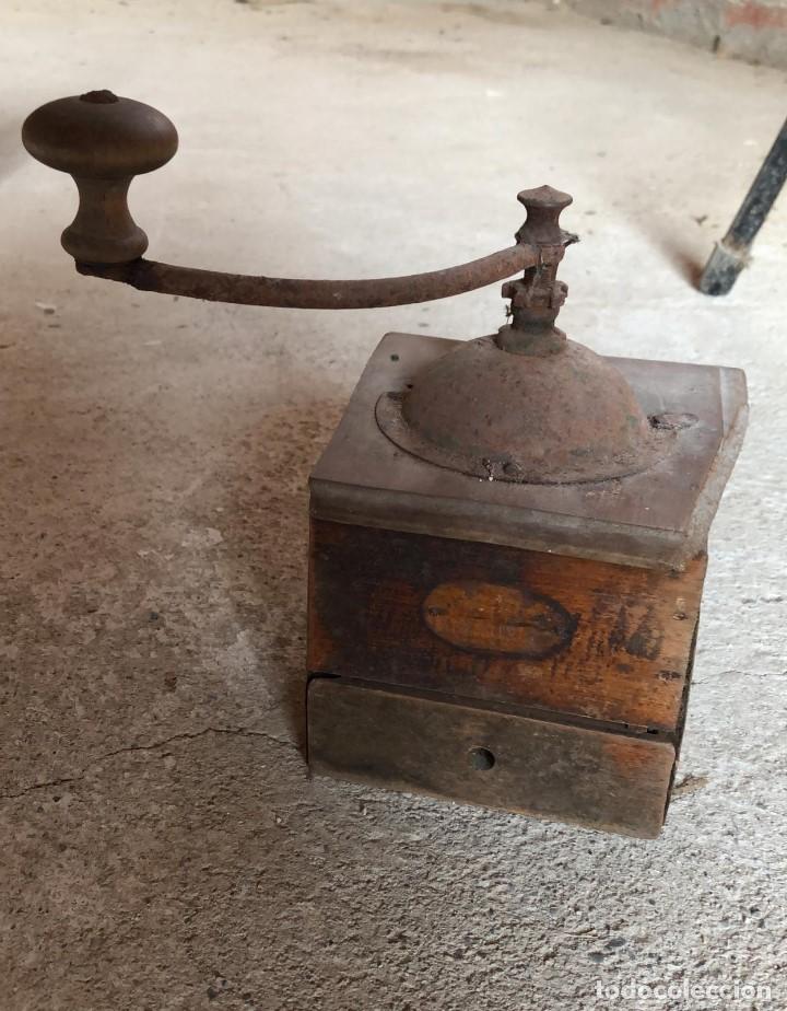 Antiquit&auml;ten: Antiguo molinillo