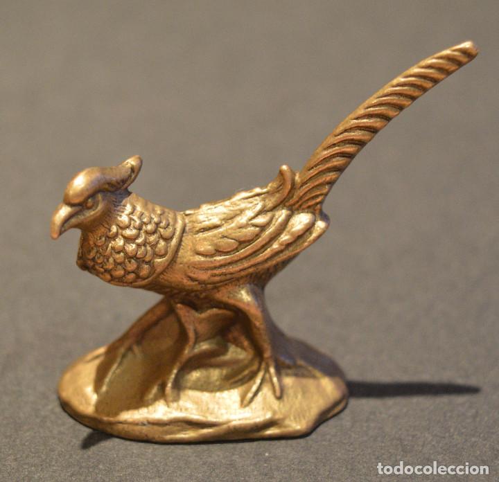 Antig&uuml;edades: GALLO DE BRONCE EN MINIATURA - Foto 2