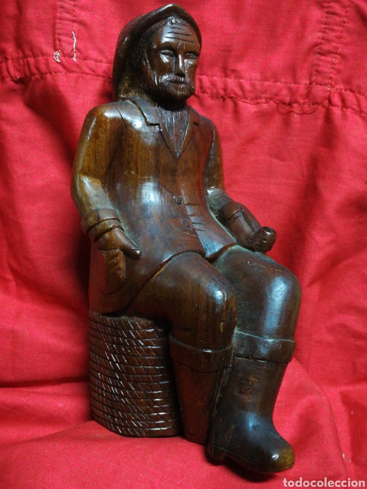 Antiquit&auml;ten: FIGURA EL PESCADOR CON PIPA EN MADERA TALLADA, HECHA A MANO, 21CM.