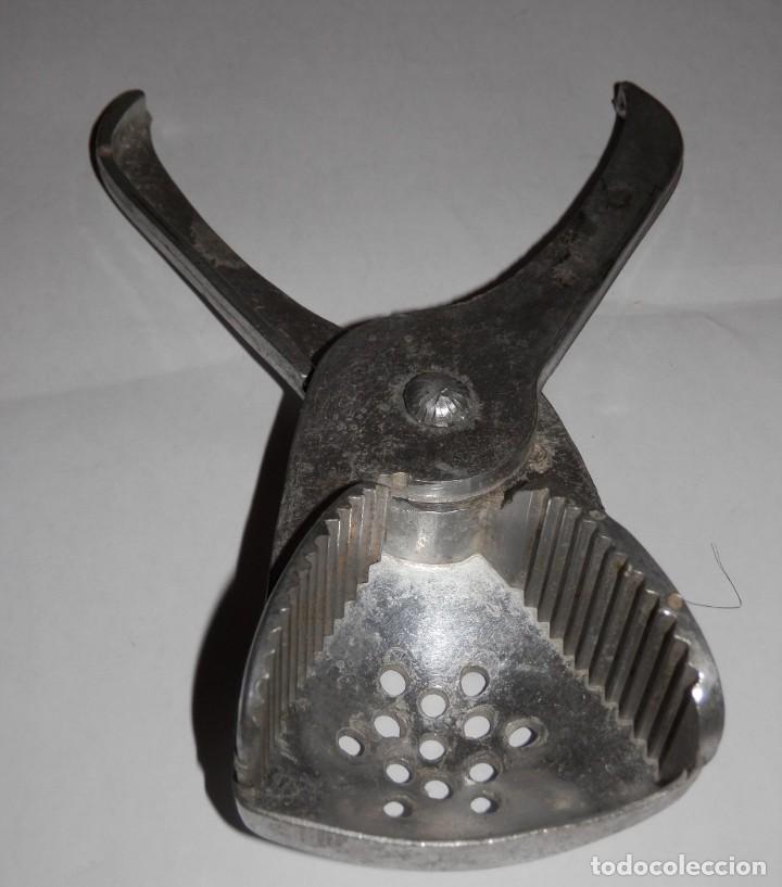 Antig&uuml;edades: UTENSILIO VINTAGE DE COCINA - Foto 1