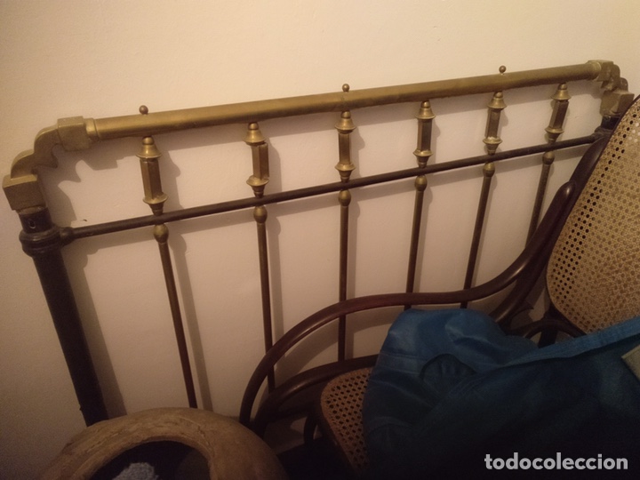 Antig&uuml;edades: Antiguo cabecero de hierro y laton - Foto 2