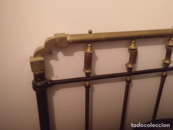 Antig&uuml;edades: Antiguo cabecero de hierro y laton - Foto 3