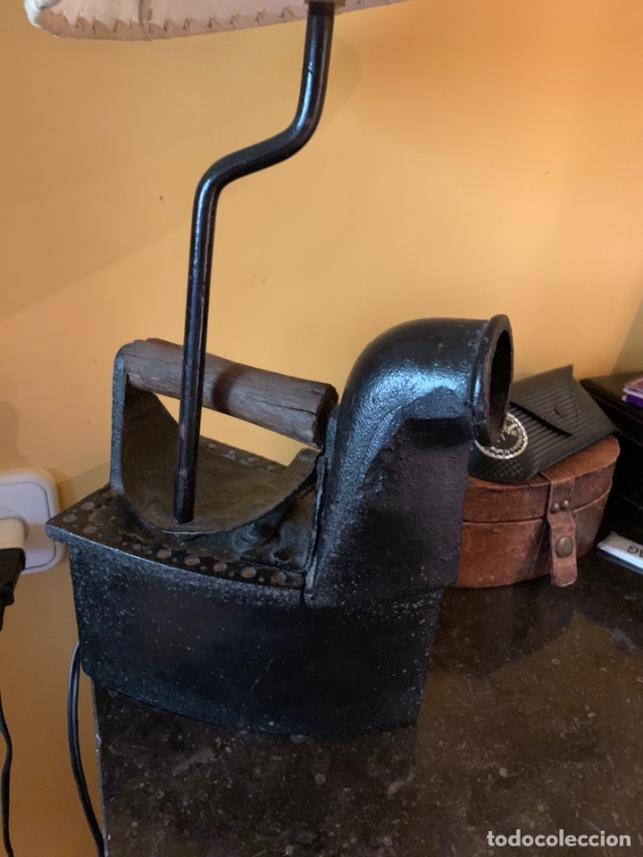 Antig&uuml;edades: Original l&aacute;mpara con plancha antigua de base - Foto 2