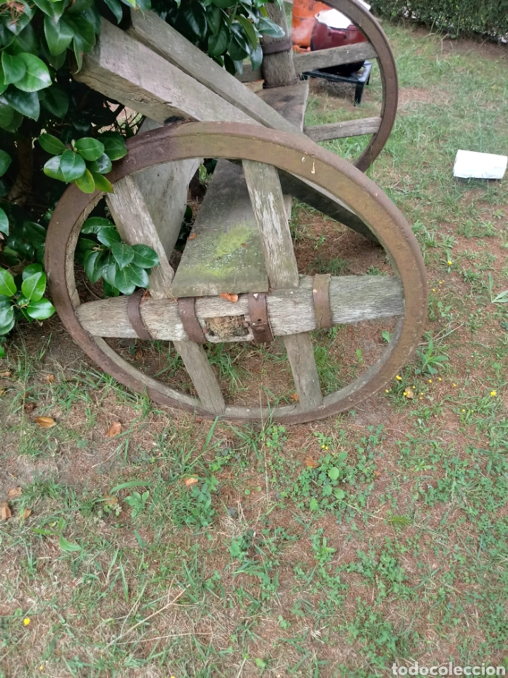 Antig&uuml;edades: Banco rustico de ruedas de carro - Foto 6