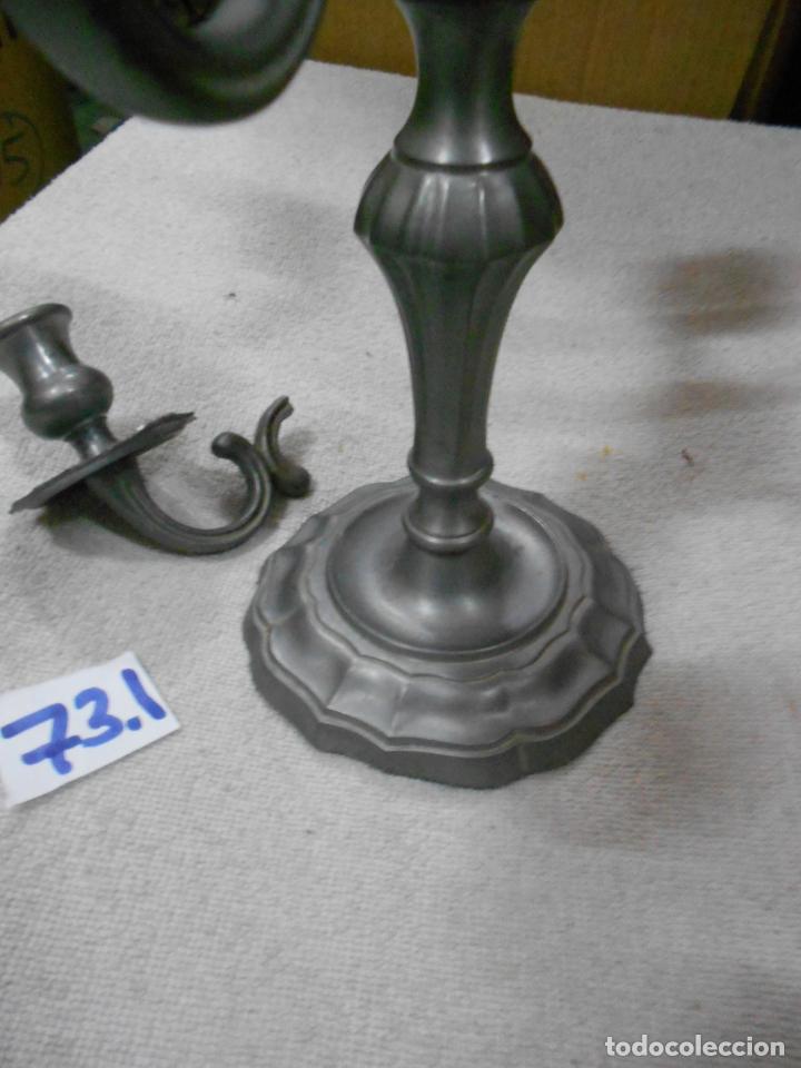 Antig&uuml;edades: ANTIGUO CANDELABRO DE METAL CON MARCA - Foto 4