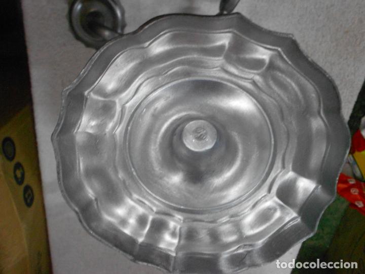 Antig&uuml;edades: ANTIGUO CANDELABRO DE METAL CON MARCA - Foto 7