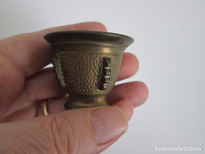 Antig&uuml;edades: PEQUE&Ntilde;O ALMIREZ DE BRONCE - Foto 1