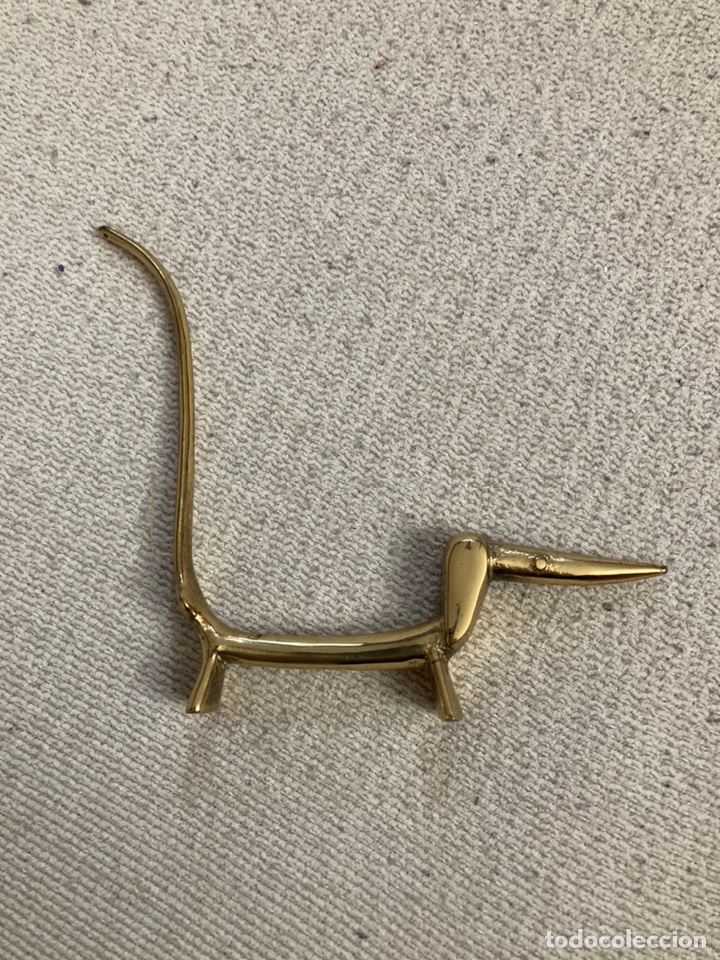 Antig&uuml;edades: Perro de bronce en perfecto estado