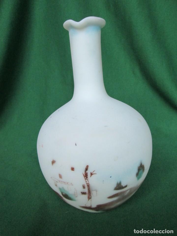 Antig&uuml;edades: Botella con asa de opalina - Foto 2