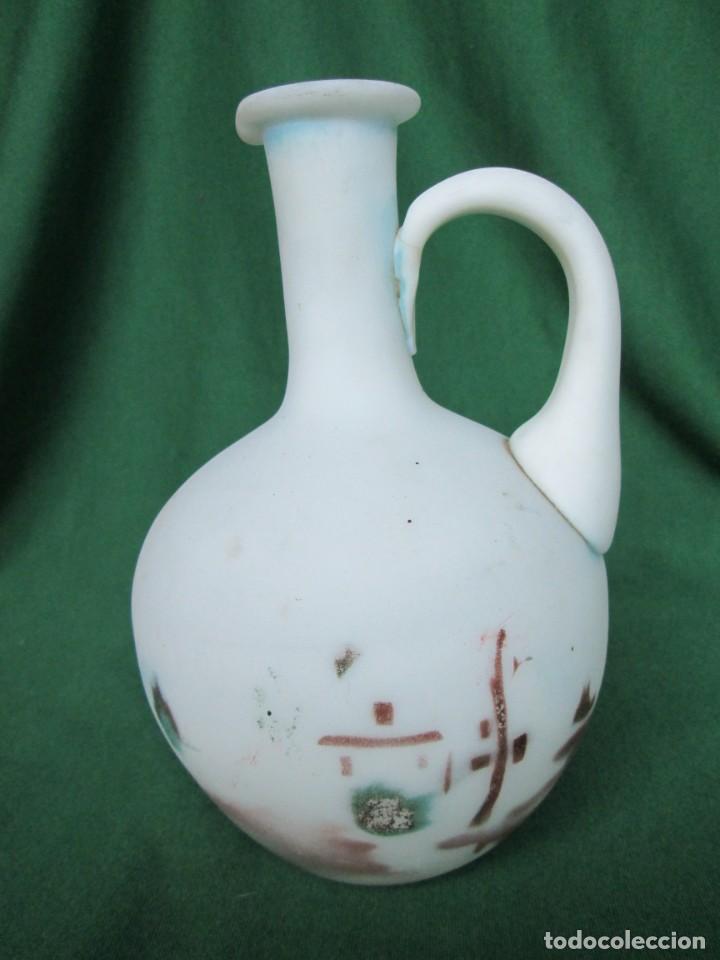 Antig&uuml;edades: Botella con asa de opalina - Foto 3