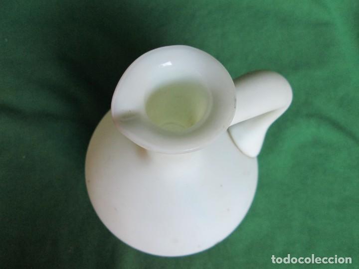 Antig&uuml;edades: Botella con asa de opalina - Foto 5