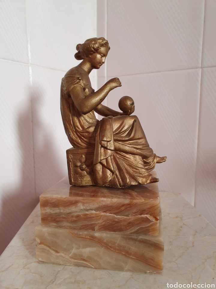 Antig&uuml;edades: ANTIGUA FIGURA DE DAMA SENTADA - Foto 2