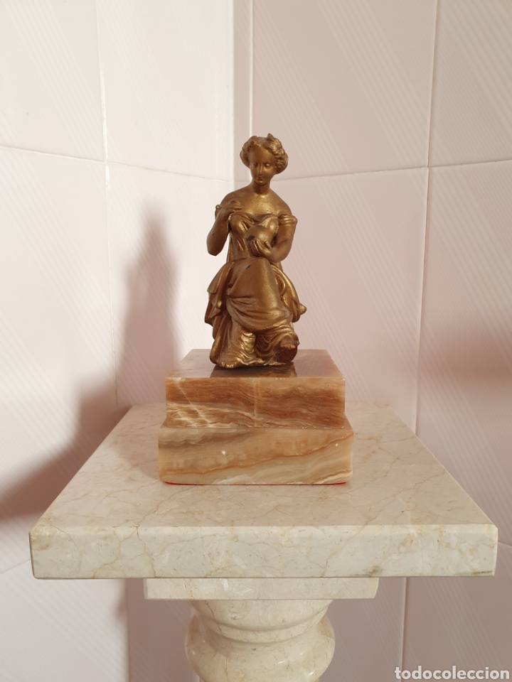 Antig&uuml;edades: ANTIGUA FIGURA DE DAMA SENTADA - Foto 1