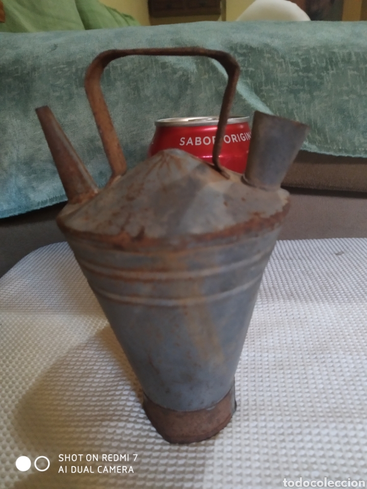 Antig&uuml;edades: Peque&ntilde;o botijo de zinc - Foto 1