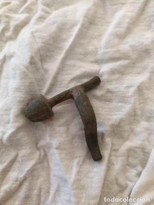 Antig&uuml;edades: PASACAPA DE BRONCE - Foto 1