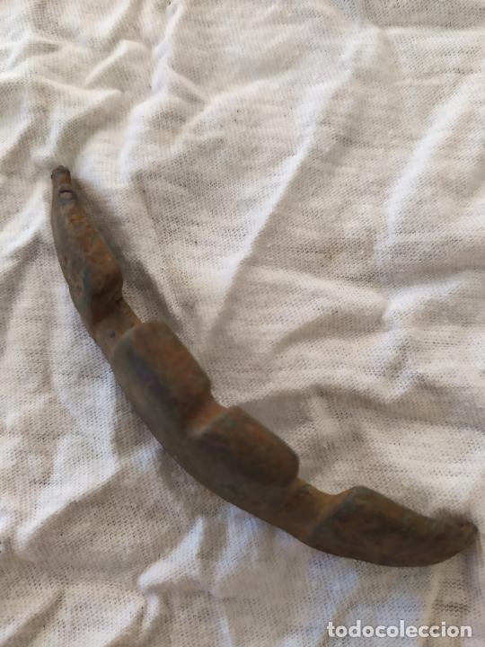 Antig&uuml;edades: ASA DE CALDERO DE BRONCE - Foto 2