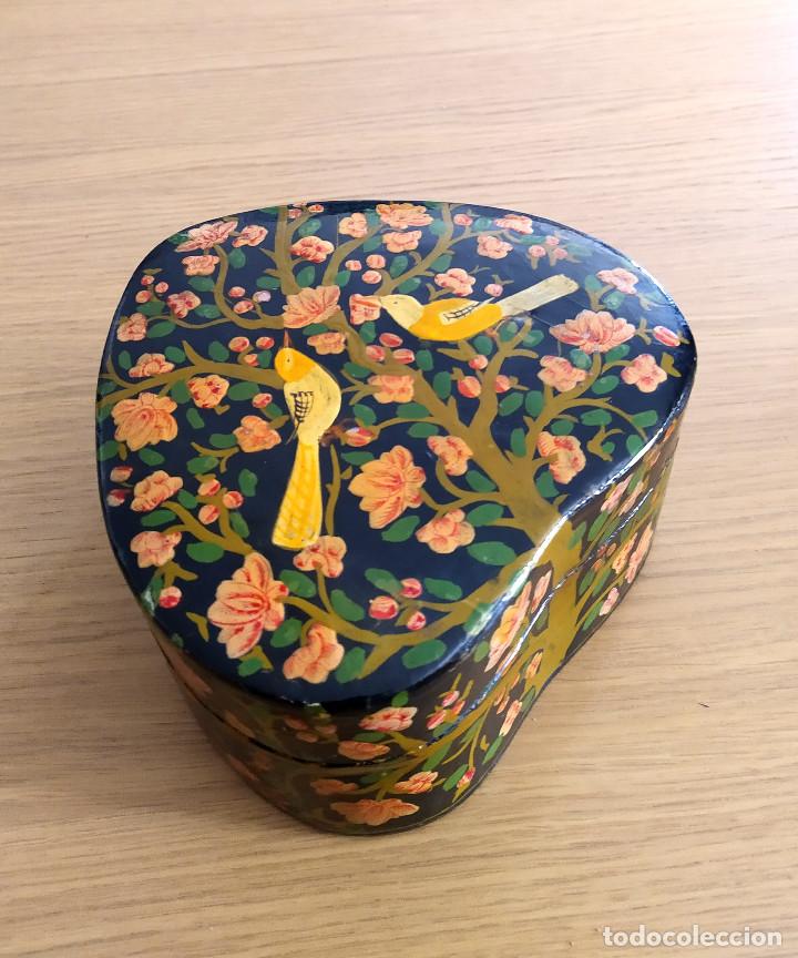 Antig&uuml;edades: CAJA CORAZ&Oacute;N LACADA - Foto 5