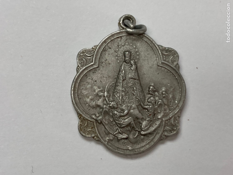 Antig&uuml;edades: Medalla de aluminio de la virgen - Foto 1