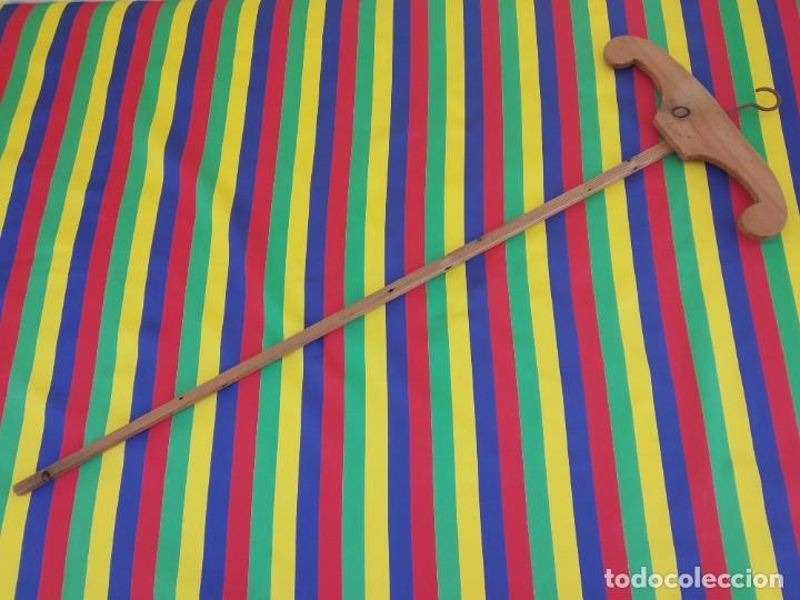 Antig&uuml;edades: PERCHA MADERA - *R - Foto 1