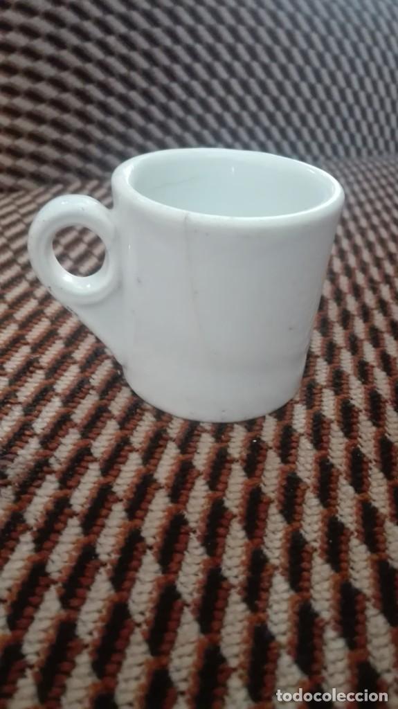 Antig&uuml;edades: Pocillo blanco de porcelana antigua - Foto 2