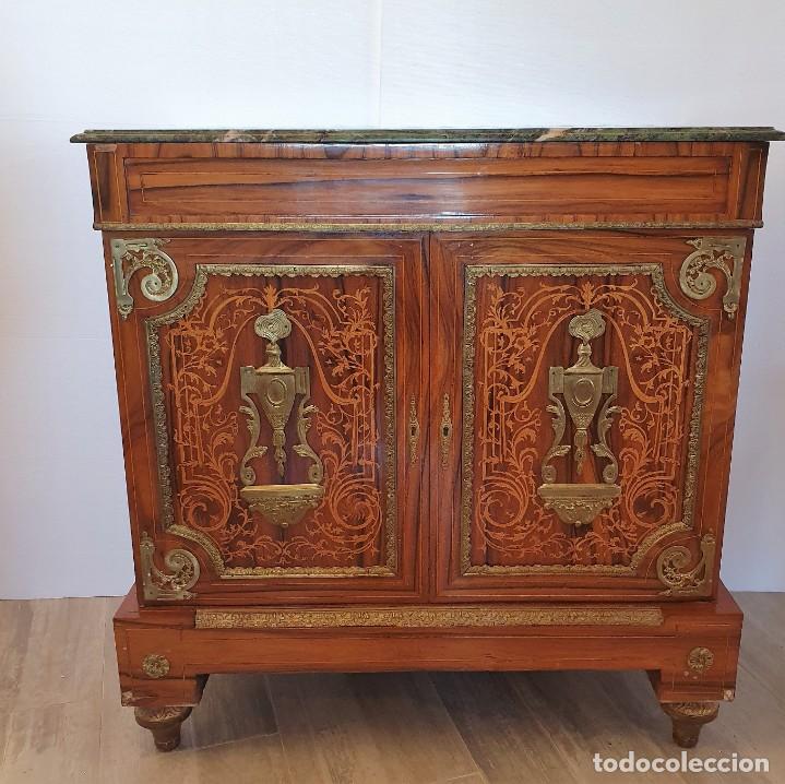 Antig&uuml;edades: ENTREDOS MARQUETERIA Y BRONCE - Foto 1