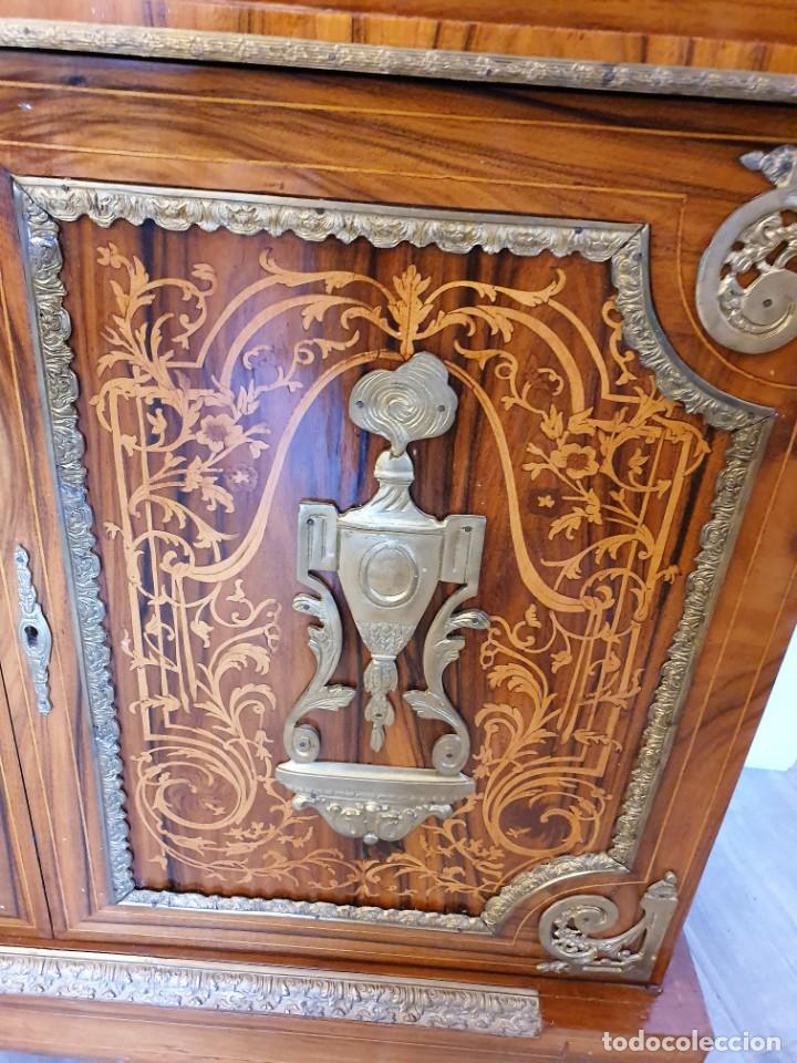 Antig&uuml;edades: ENTREDOS MARQUETERIA Y BRONCE - Foto 7