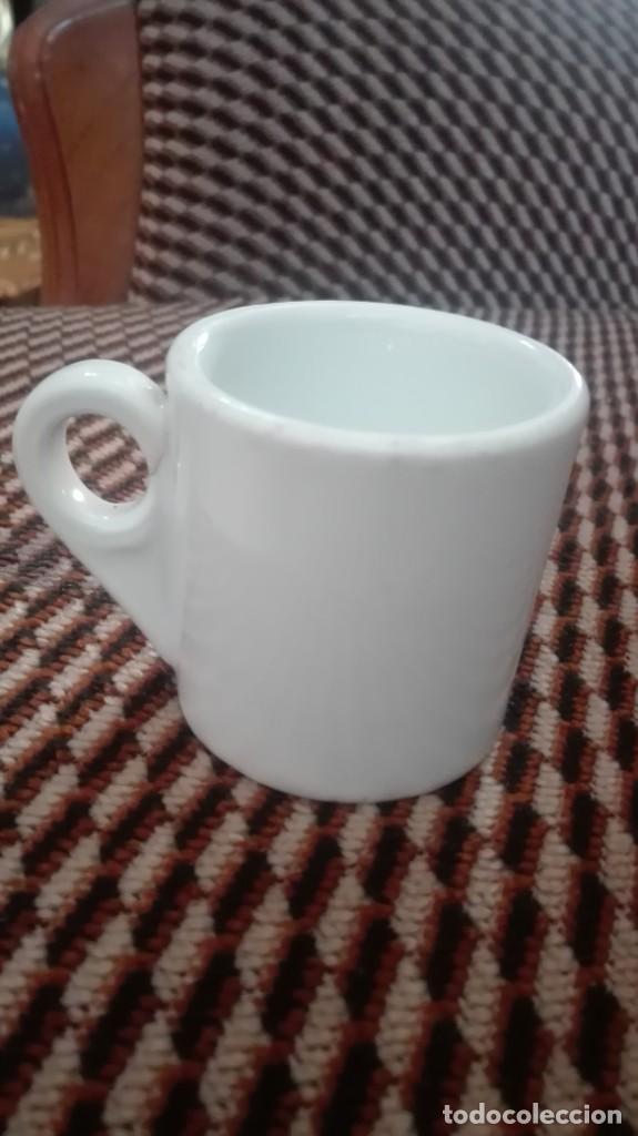 Antig&uuml;edades: Pocillo blanco de porcelana antigua - Foto 2