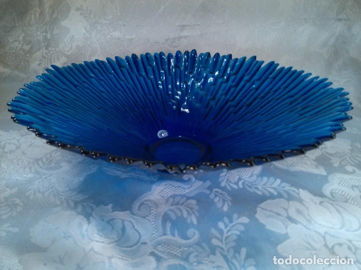 Antig&uuml;edades: CENTRO DE MESA CRISTAL AZUL COBALTO DISE&Ntilde;O DE PAVEL PANEK. BOHEMIA. REPUBLICA CHECA. CIRCA 1980.