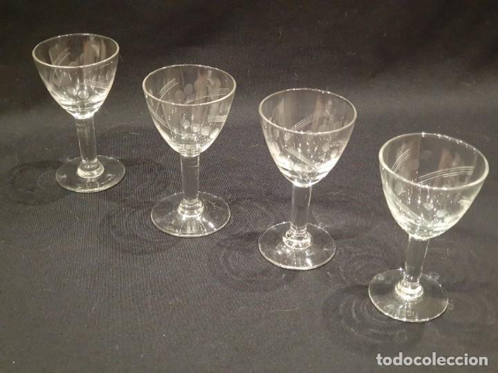 Antiquit&eacute;s: 4 copas talladas para chupito / licor.