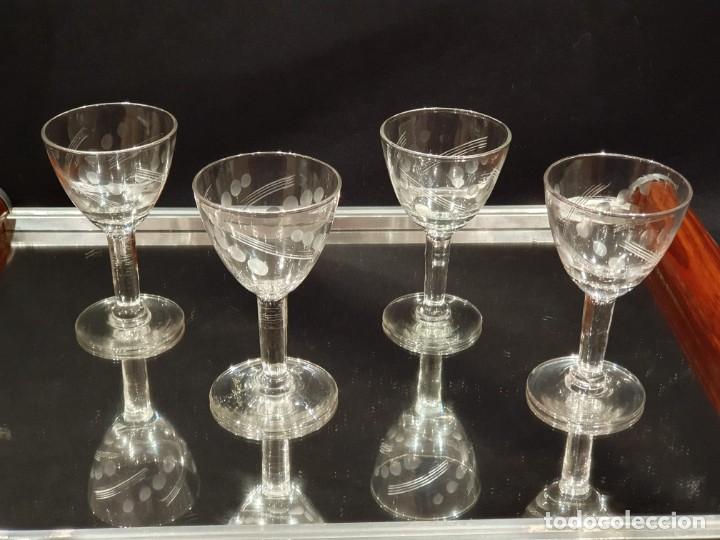 Antig&uuml;edades: 4 copas talladas para chupito / licor. - Foto 2