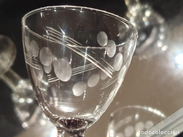 Antig&uuml;edades: 4 copas talladas para chupito / licor. - Foto 6