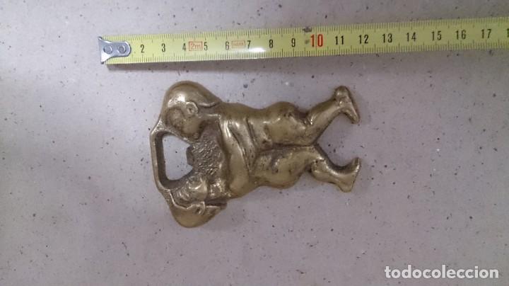 Antig&uuml;edades: BONITO Y ANTIGUO ABRE BOTELLAS DE BRONCE - Foto 3