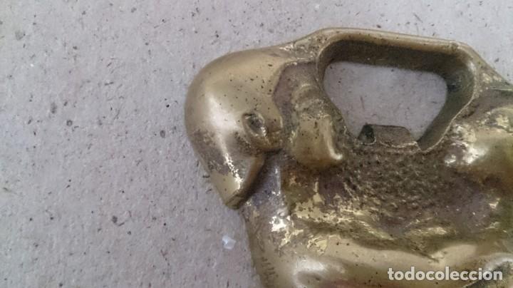 Antig&uuml;edades: BONITO Y ANTIGUO ABRE BOTELLAS DE BRONCE - Foto 7