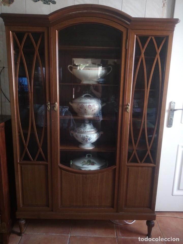 Antig&uuml;edades: Preciosa vitrina de madera de de caoba estilo ingles. - Foto 5