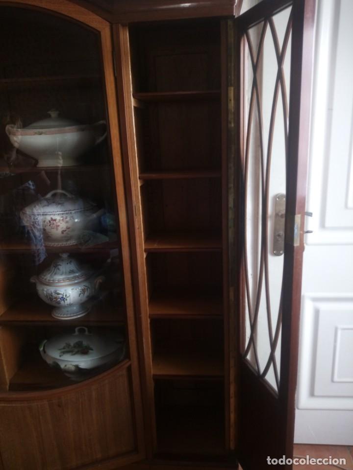 Antig&uuml;edades: Preciosa vitrina de madera de de caoba estilo ingles. - Foto 16