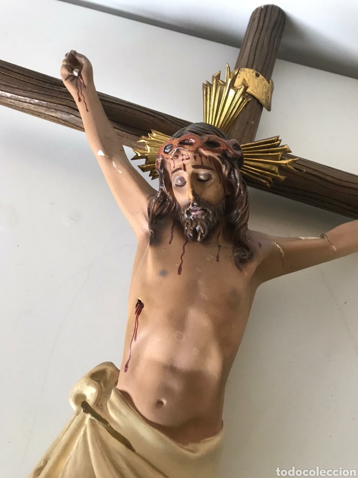 Antig&uuml;edades: Crucifijo de escayola - Foto 2