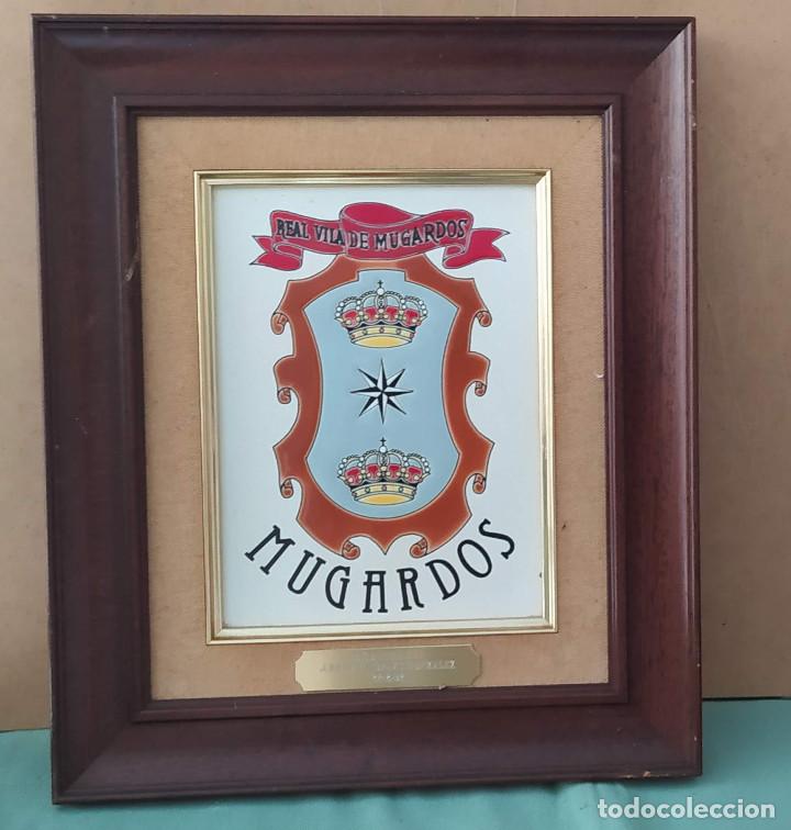 Antig&uuml;edades: CUADRO CON EL ESCUDO DEL CONCELLO DE MUGARDOS - Foto 1