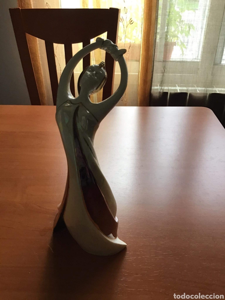 Antig&uuml;edades: Figura Bailarina Galos - Foto 1