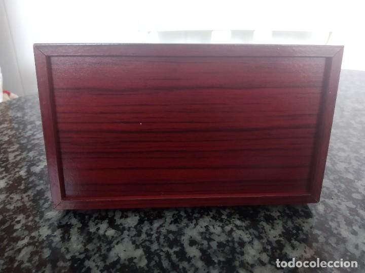 Antig&uuml;edades: Cofre joyero de madera y plata labrada - Foto 7