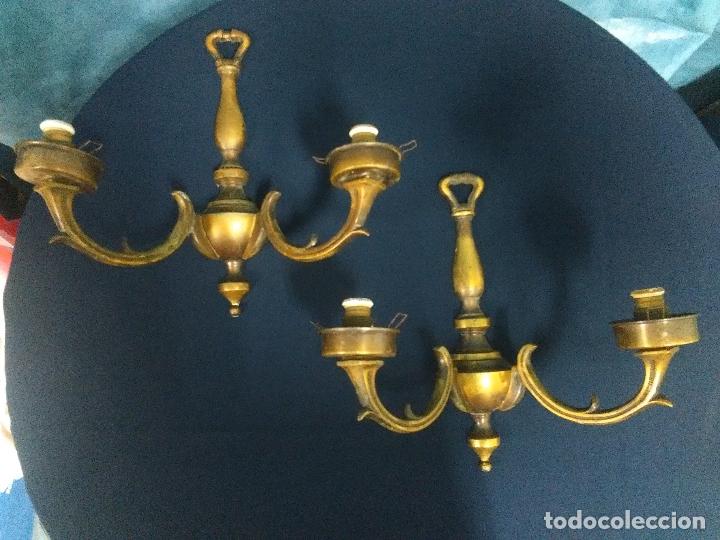 Antig&uuml;edades: PAREJA DE APLIQUES HOLANDESES BRONCE - Foto 1
