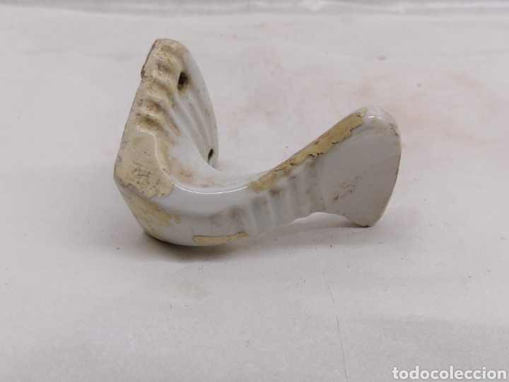 Antig&uuml;edades: Percha porcelana - Foto 3