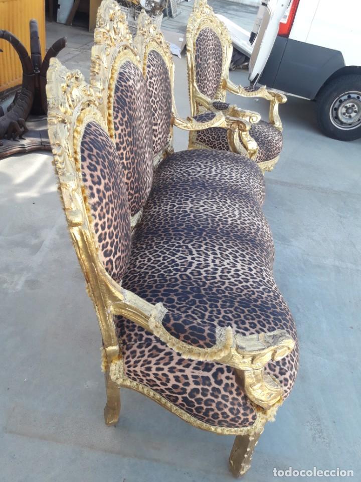 Antig&uuml;edades: juego de sof&aacute; y dos sillones - Foto 3